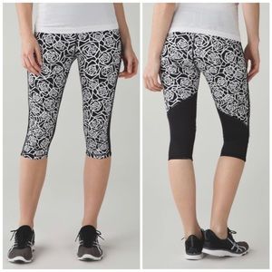 Lululemon leggings Real Quick Crop Posey luxtreme floral black white size 12